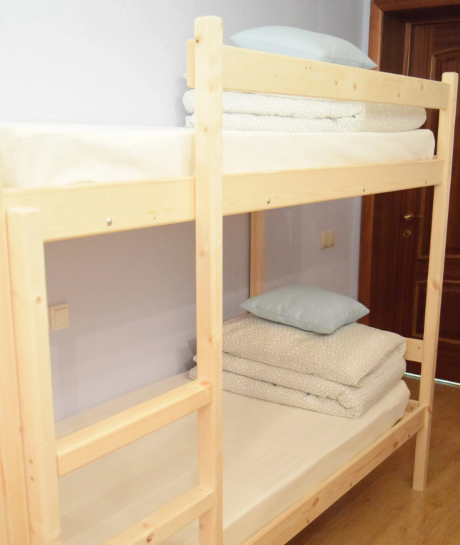 Side Entry Capsule in 6-Capsule Room