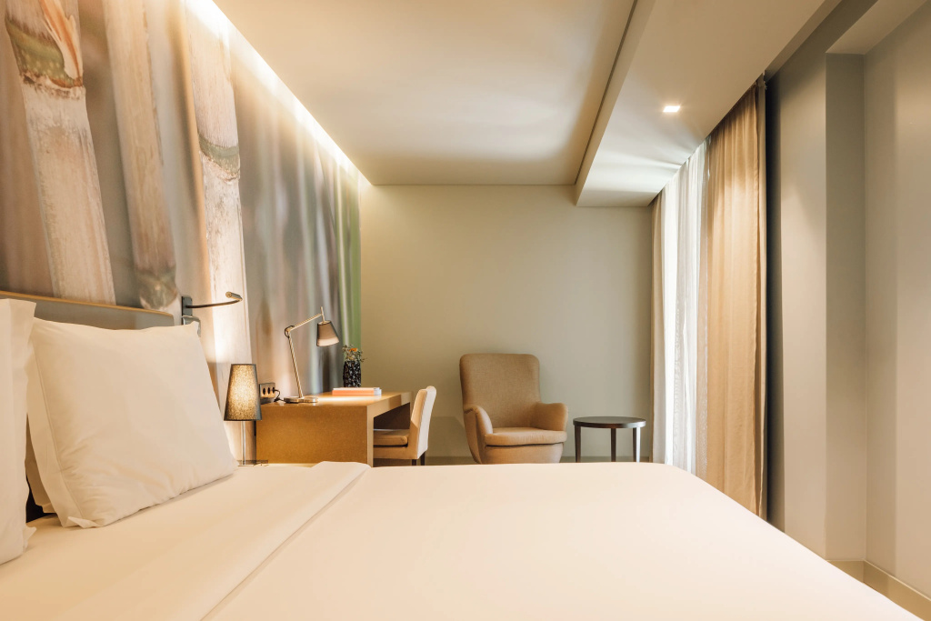 Courtyard Double Suite with balcony (full double bed)