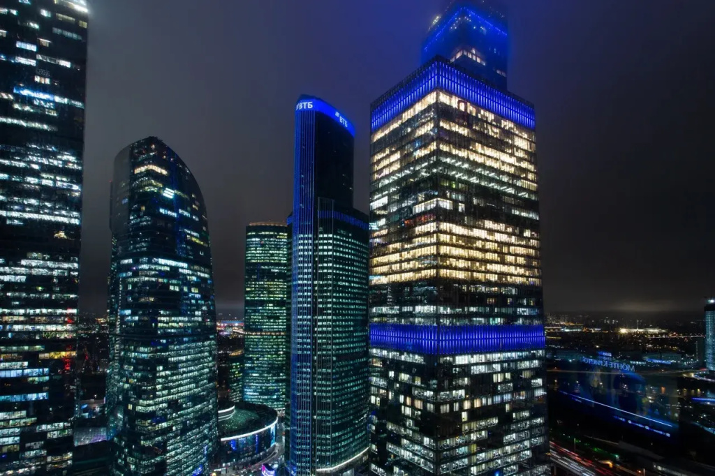 Апартаменты Sky City Moscow Особенный вид на Лужники, Парк Победы, башни и город! — фото
