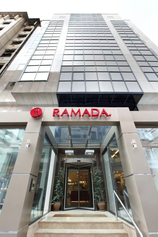 Отель Ramada By Wyndham Istanbul Taksim — фото