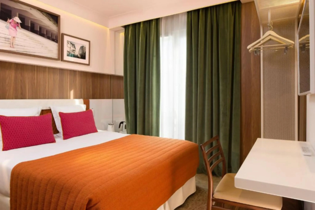 Superior Double room (full double bed)