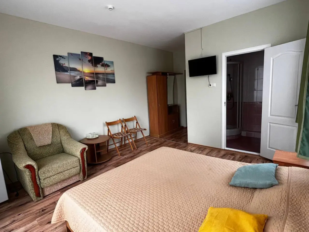 Standard Double room with balcony (full double bed)