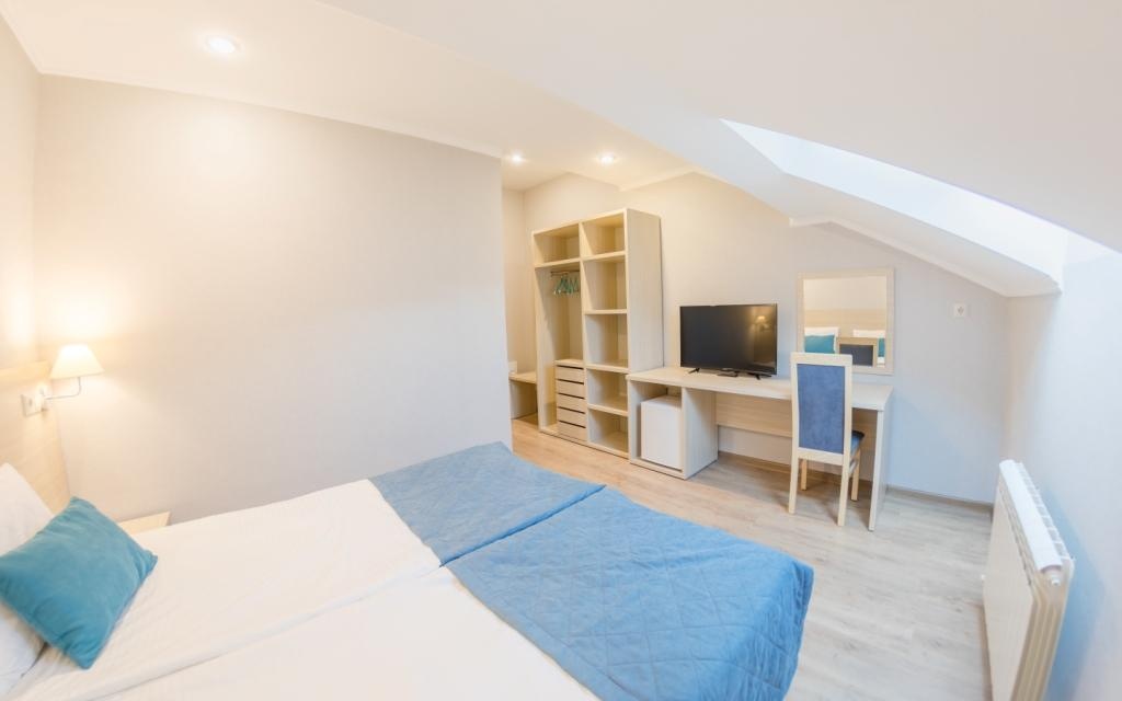 Ivmontan Hotel Room Type - With AC Double Attic room full double bed