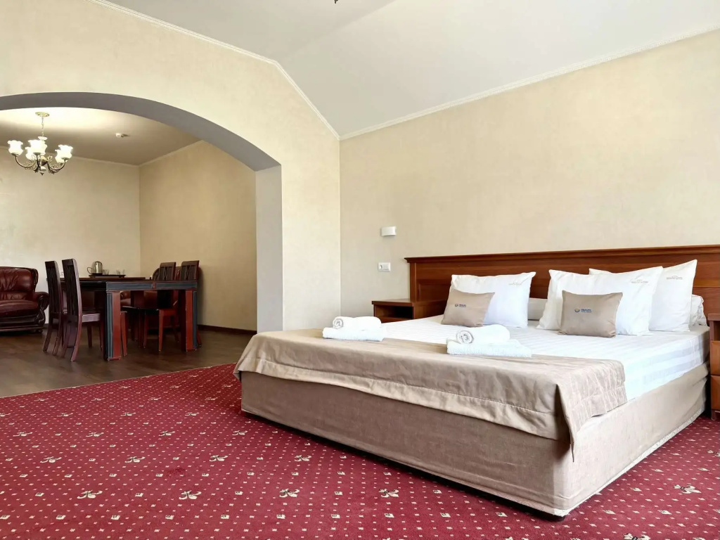 Bridge  Hotel Room Type - Classic Family Quadruple room