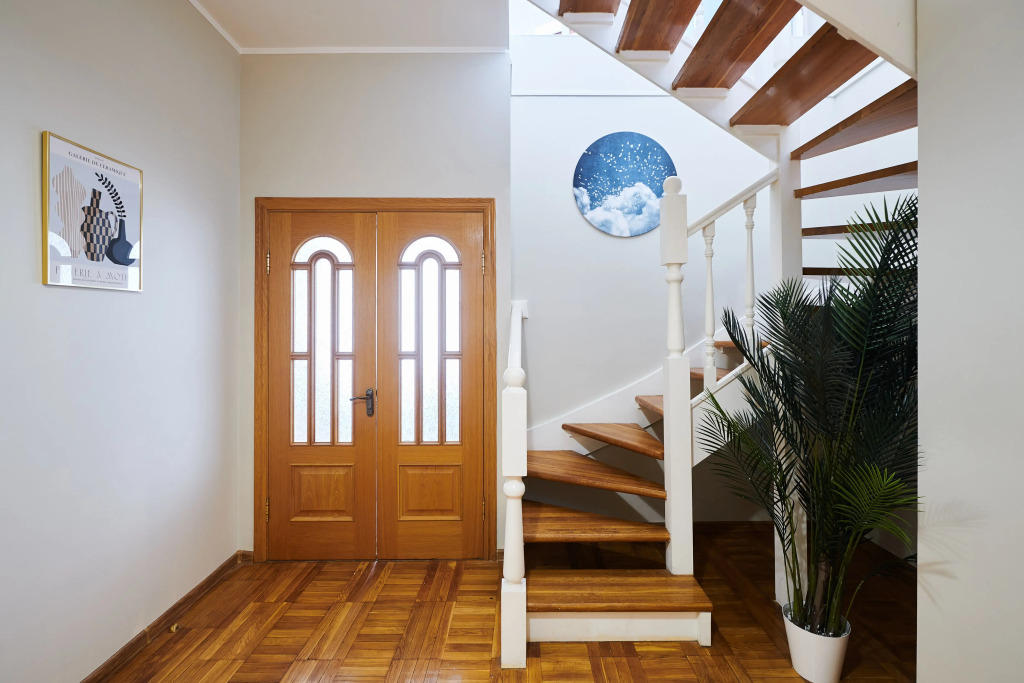 Квартира GM Apartments Двухуровневая с мансардой у Патриарших Прудов