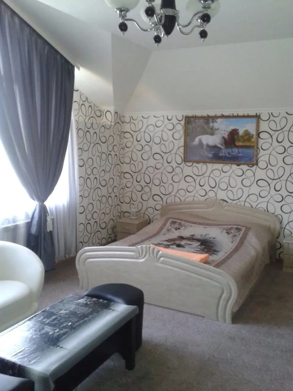 No. 9 Suite
