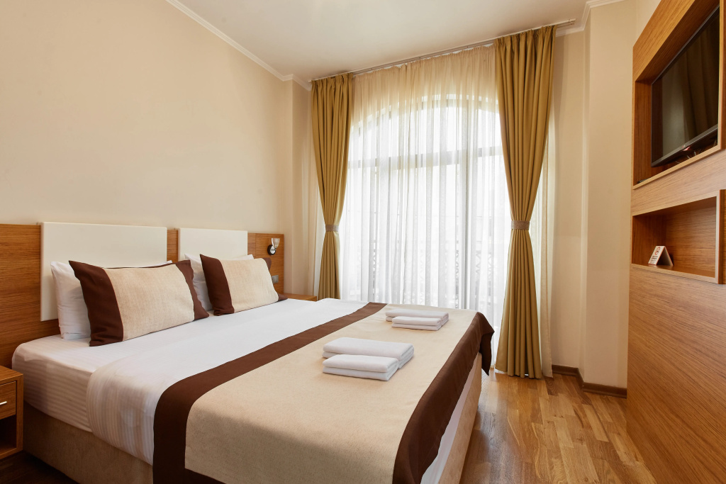 Standard Double room (full double bed)