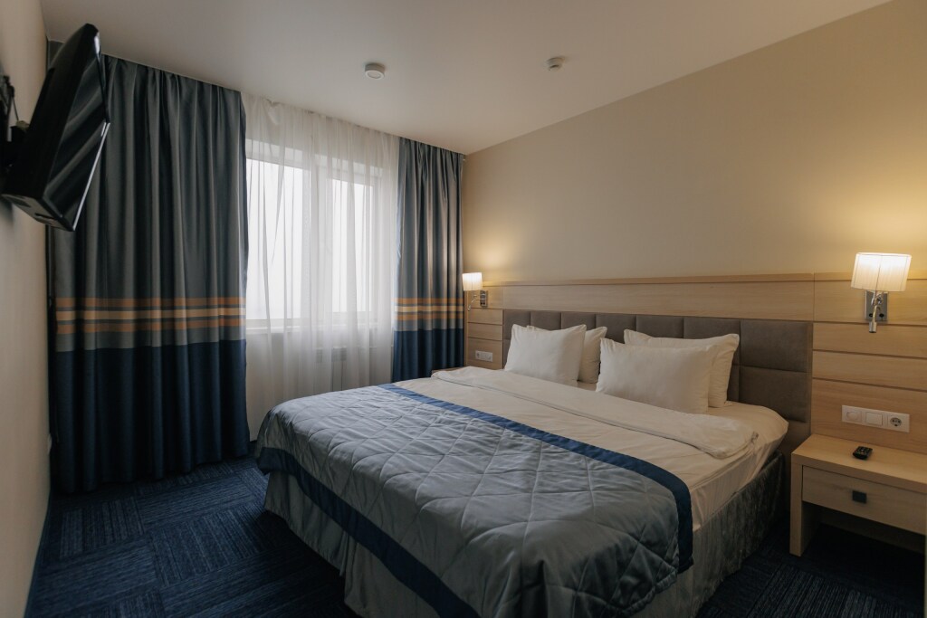 Отель Экватор