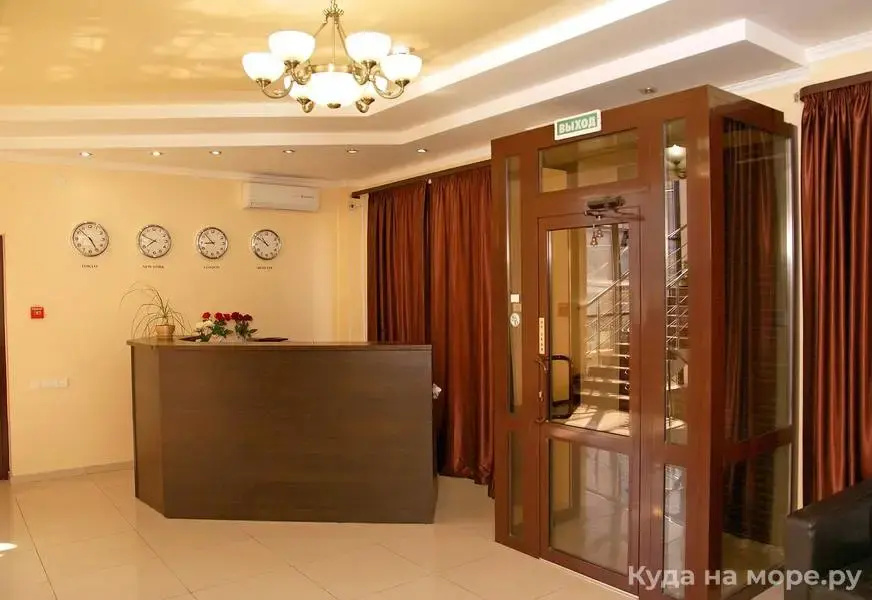 Lobby & Reception