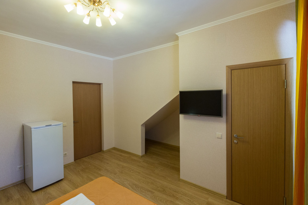 Двухместный номер с балконом двуспальная кровать в Ника