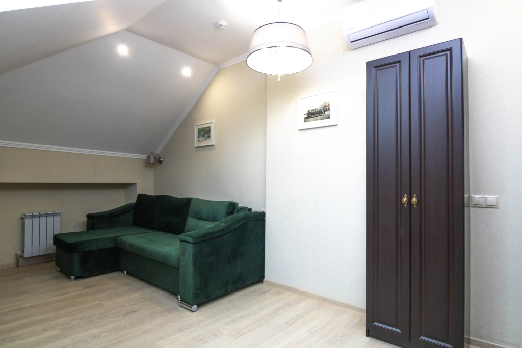 Sweet Yort Hotel Room Type - Double Attic Suite full double bed