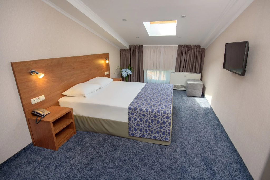 3 Bedrooms Grand Duplex Suite with balcony and with view