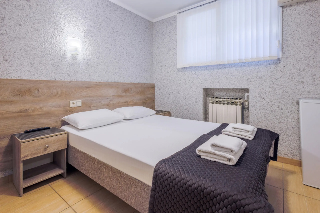 Economy room