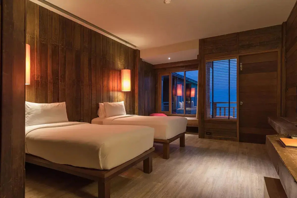 Deluxe Double room with sea view (full double bed)