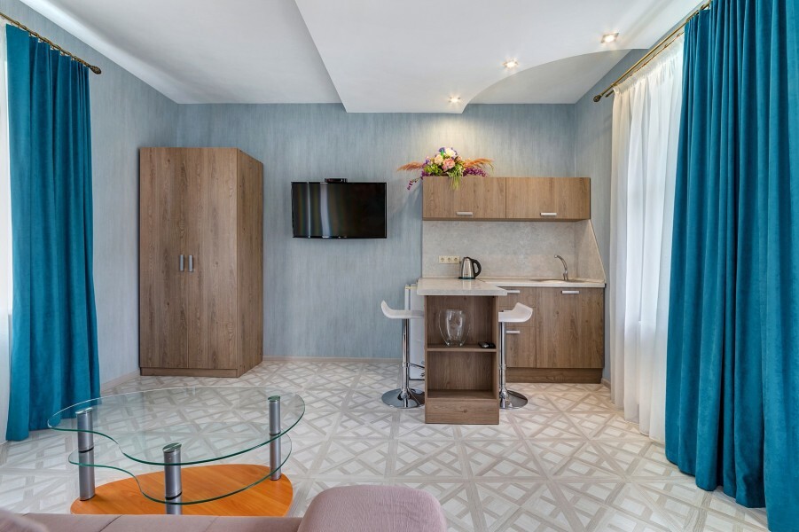 Трёхместные Апартаменты студио с балконом и с видом на горы в Парк-сити