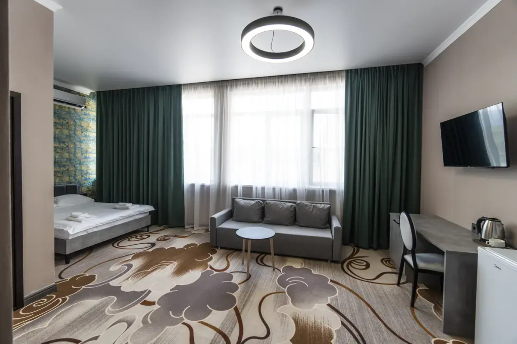Quadruple Junior Suite with land view