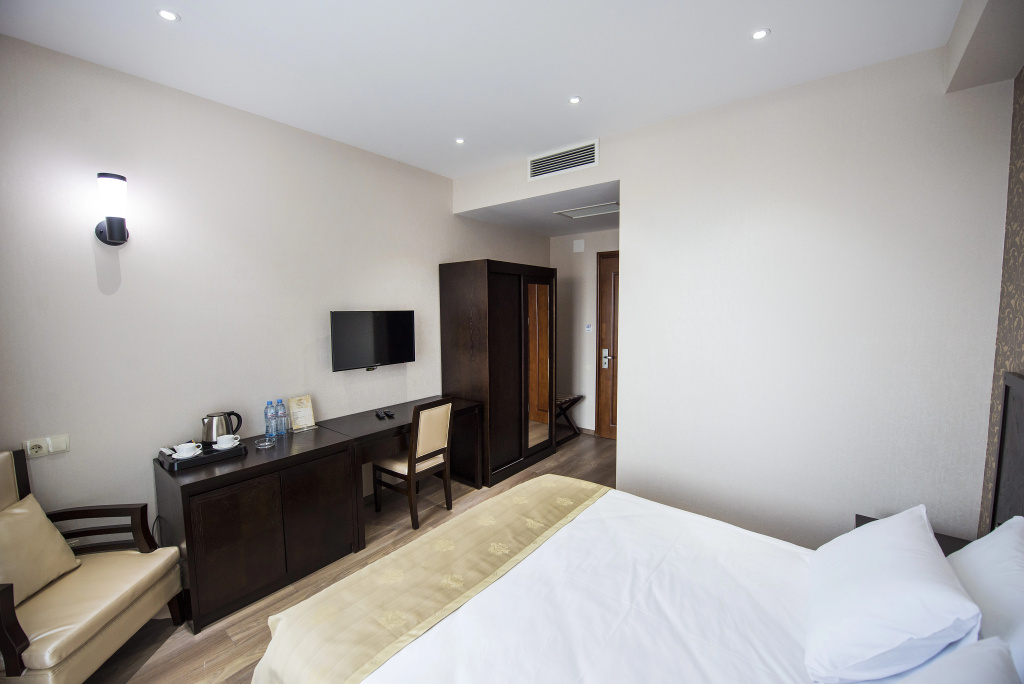 Economy Double room (full double bed)