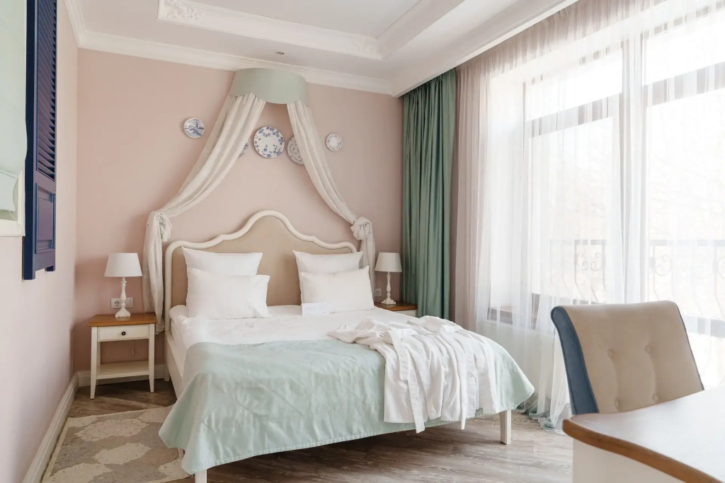 2-rooms №30 Provence Double Suite with balcony and with park view (full double bed)