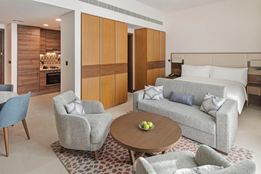 Staybridge Suites Dubai al-Maktoum Airport, an IHG Hotel — фото