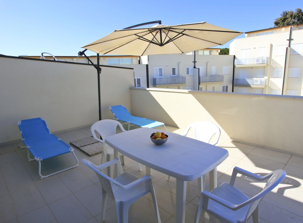 1 Bedroom Apartment with courtyard view