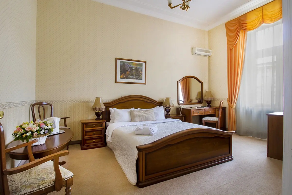 Standard Double room (full double bed)