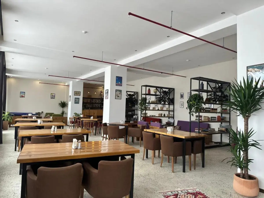 Mountain House Hotel & Restaurant, Степанцмінда (Казбегі), Грузія мініатюра 12