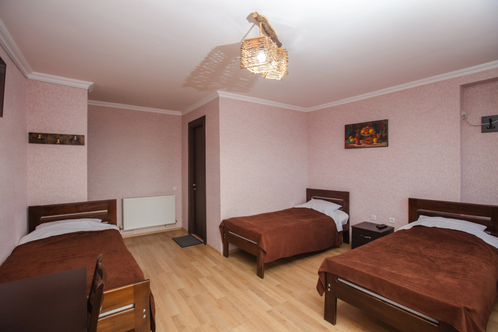 Standard Triple room with balcony