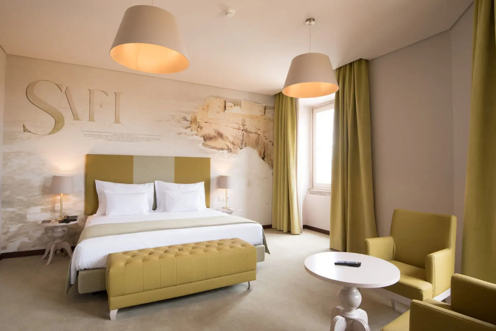 Double Junior Suite (full double bed)