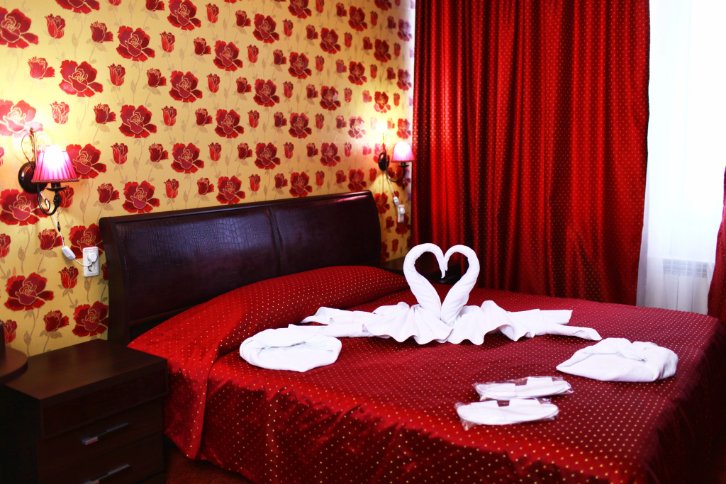 Classic Hotel Room Type - Double Suite with mountain view full double bed