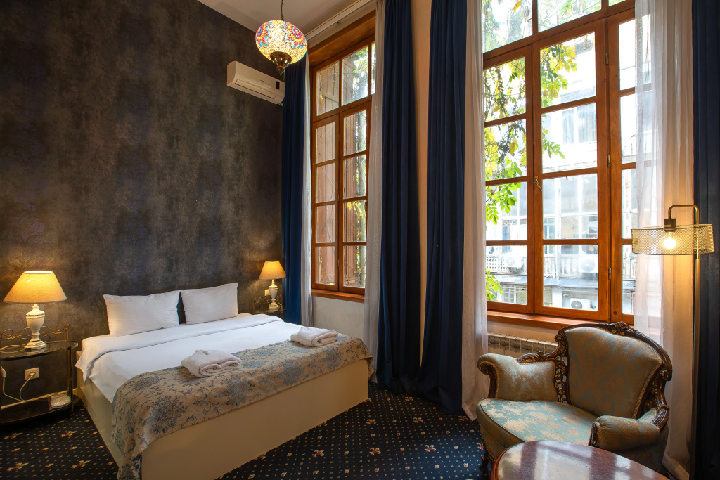 Double Junior Suite (full double bed)
