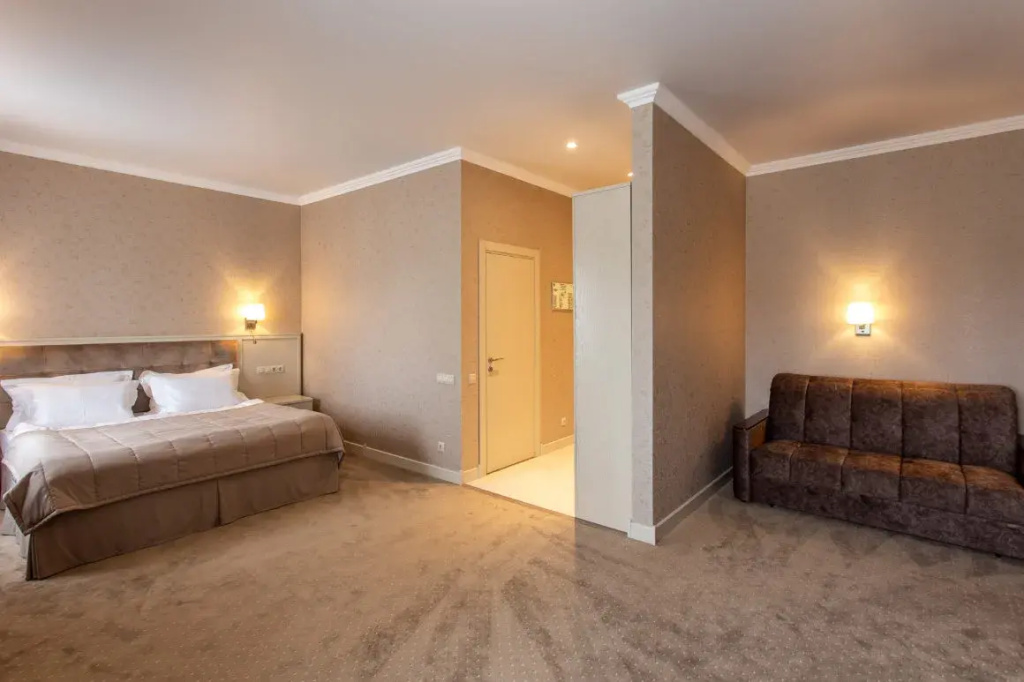 Double Junior Suite (full double bed)