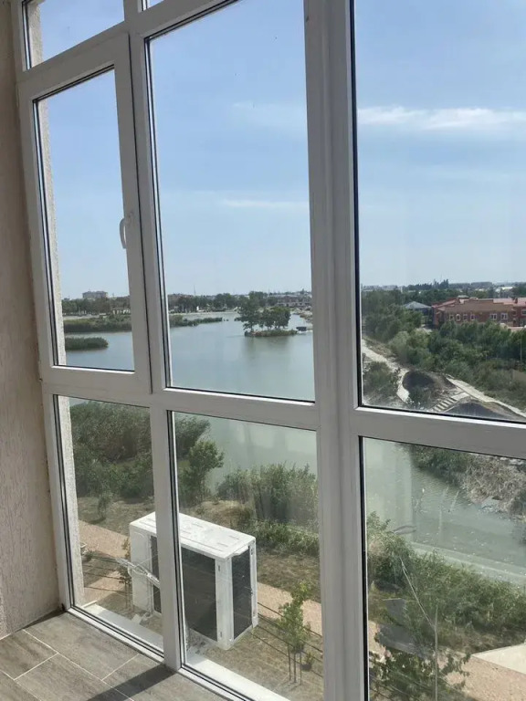 Квартира однокомнатная с видом из окна на озеро - фото 14