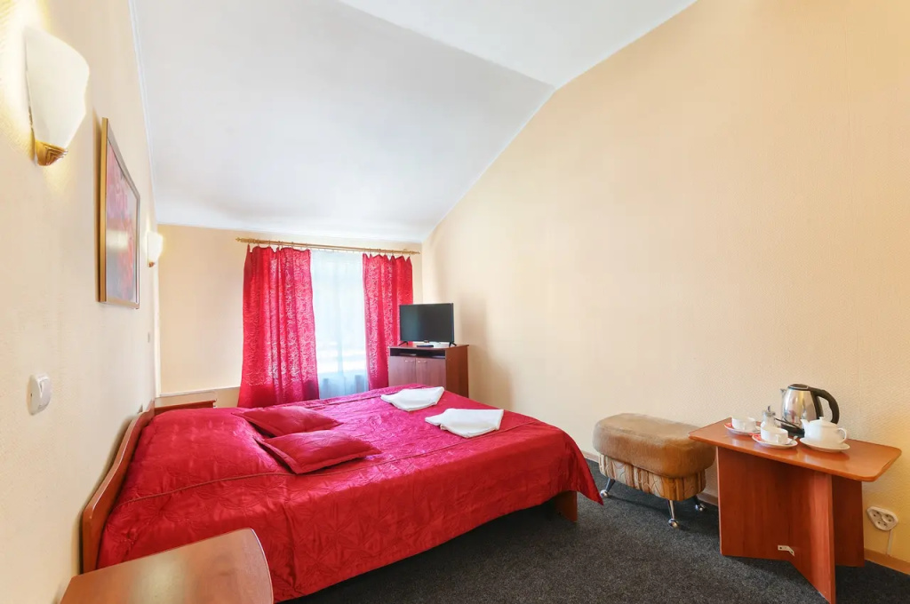 Double room (full double bed)