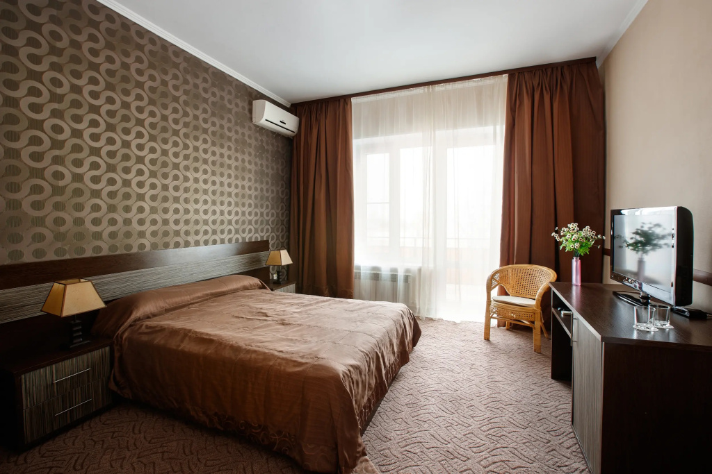 Standard Double room with courtyard view (full double bed)