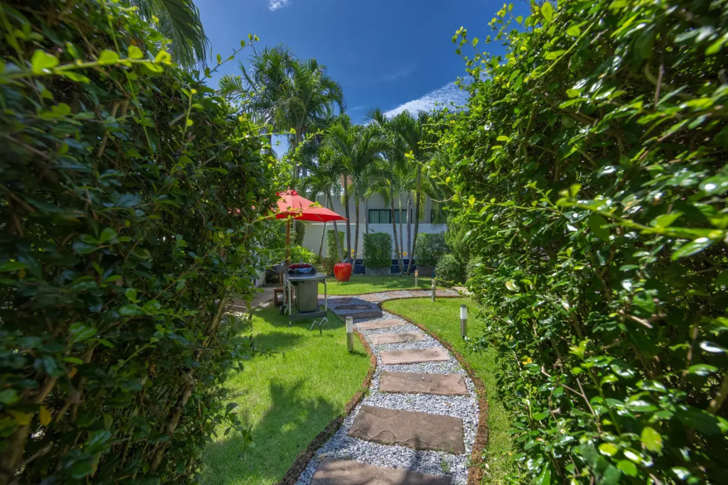 Fam with Private Pool near Nai Harn Beach Villa