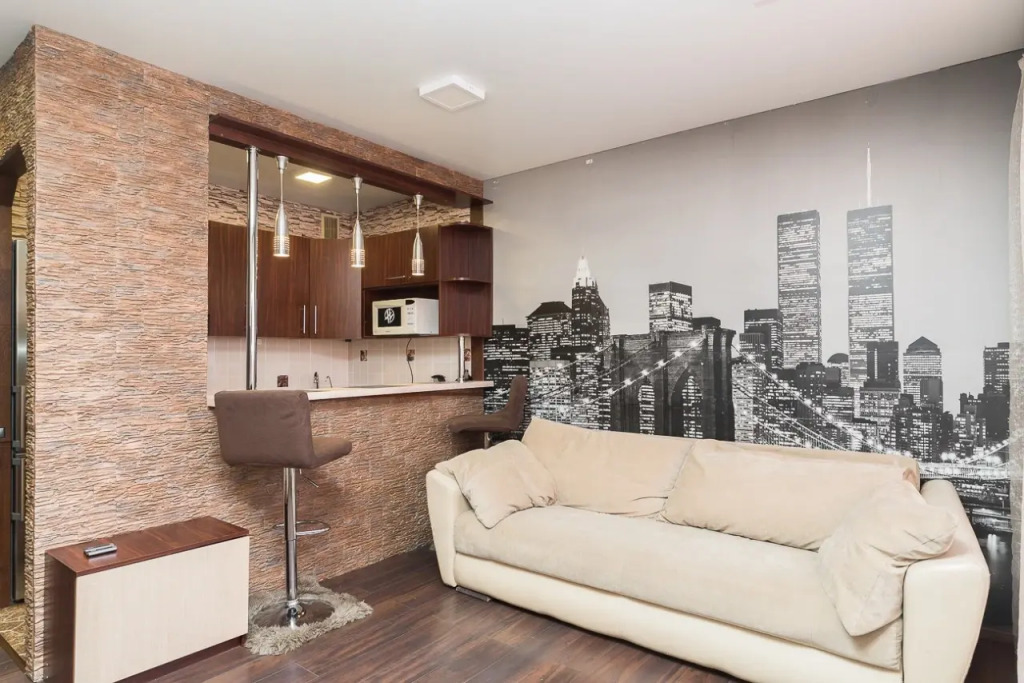 снять студию на виктора уса