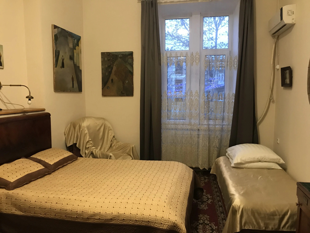 Standard Quadruple room with view