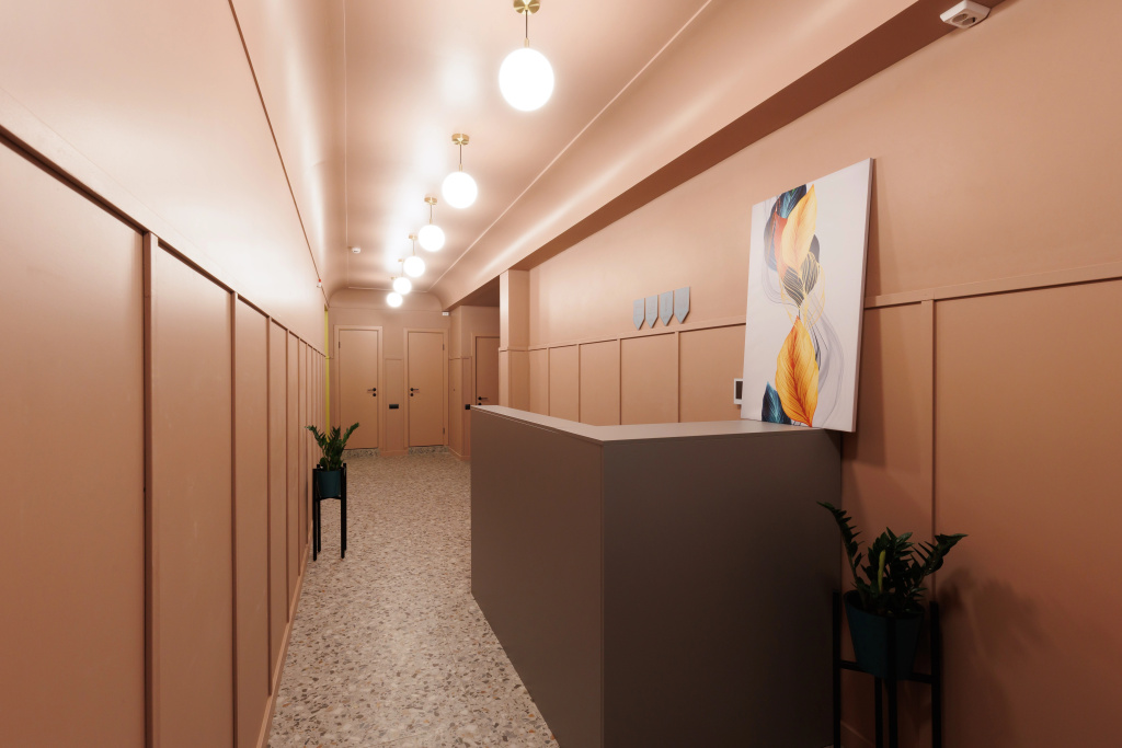 Lobby & Reception