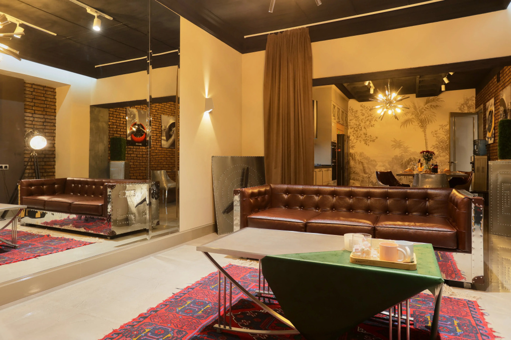 Lobby & Reception