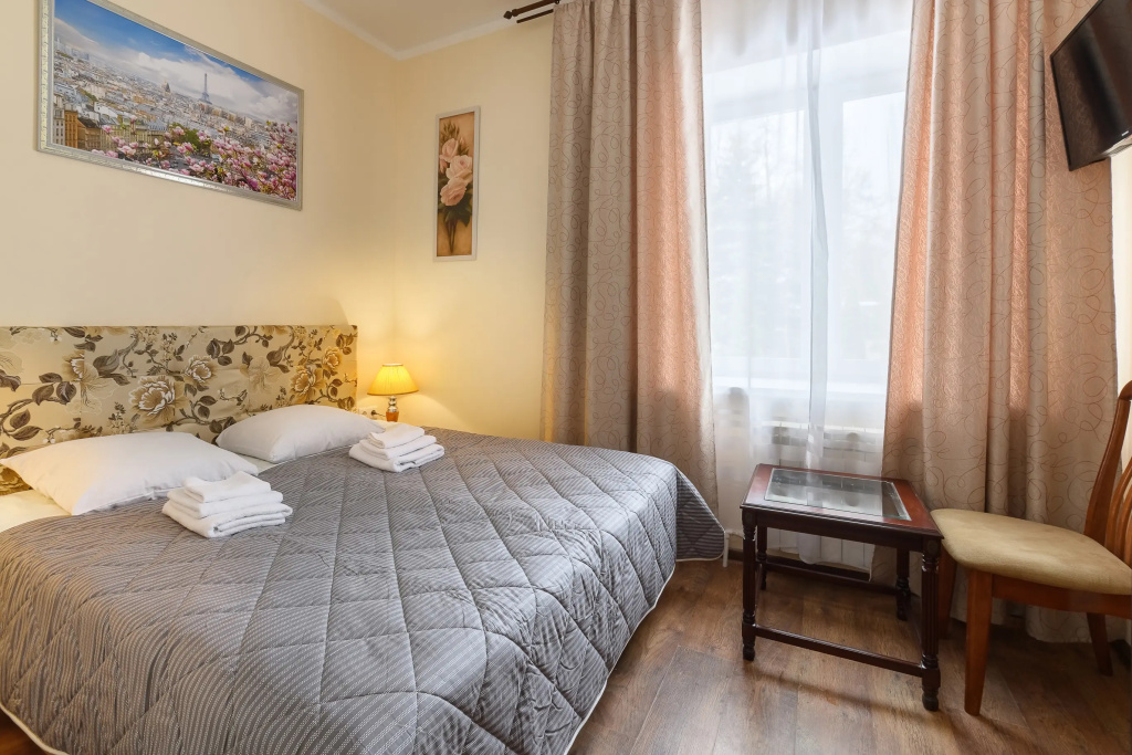 Grin-Star Hotel Room Type - Standard Double room full double bed