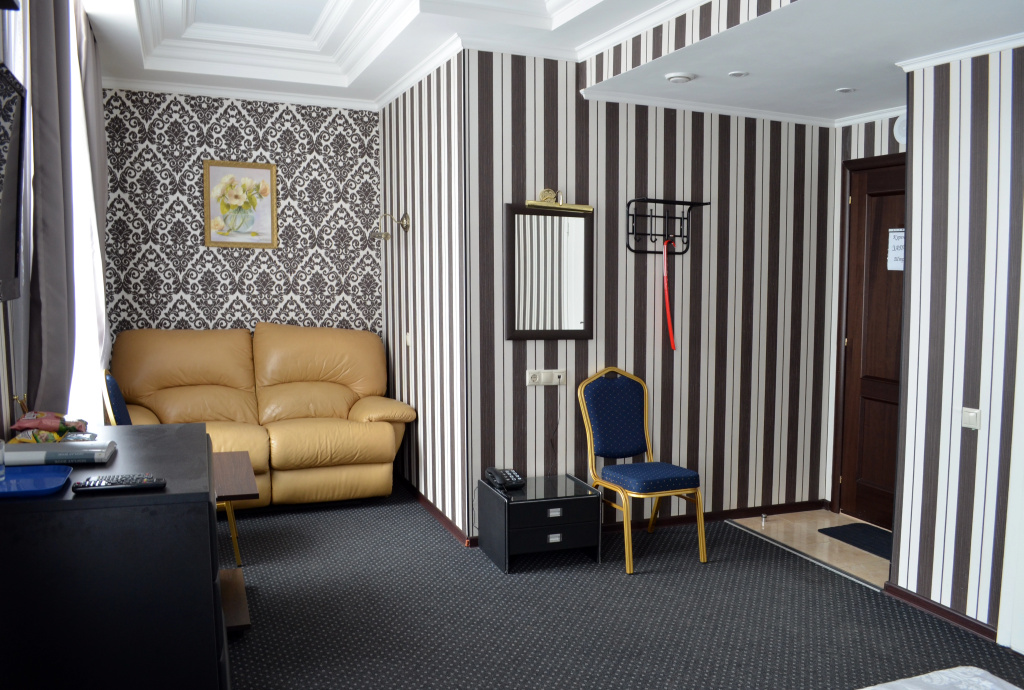 Business Comfort Double Family room (full double bed)