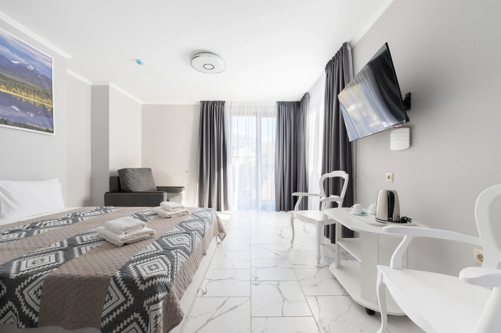 Gornaya Kadril Hotel Room Type - Double Junior Suite with mountain view full double bed