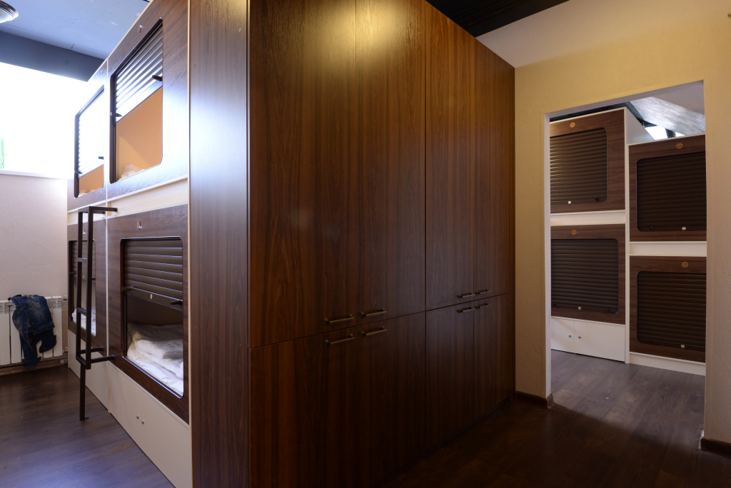 Double Capsule (full double bed)