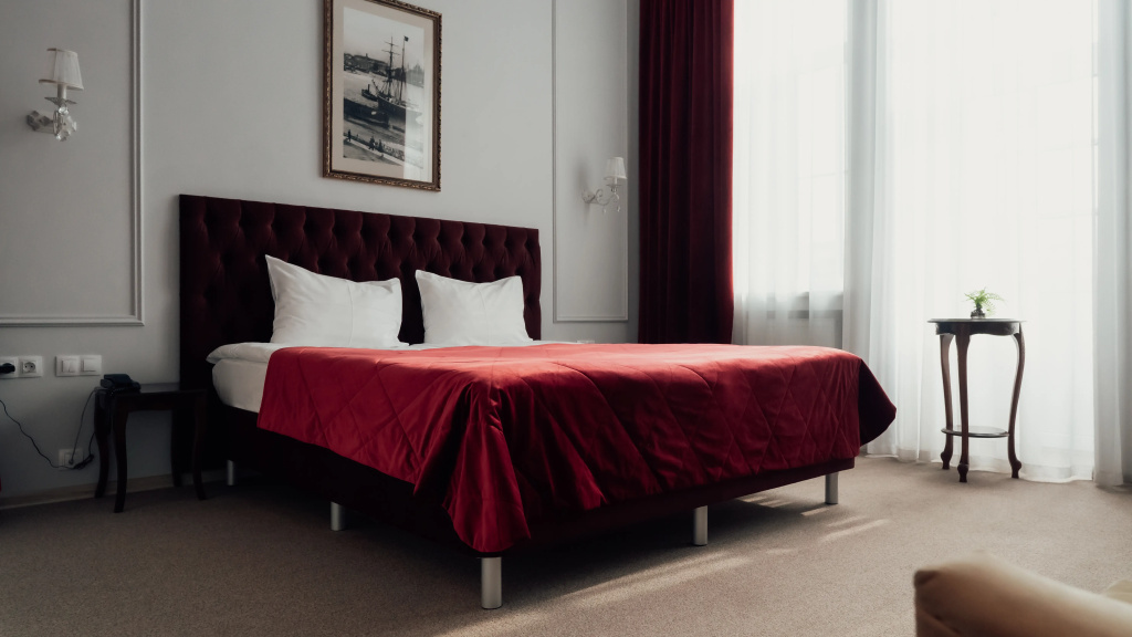 Double Suite with city view (full double bed)