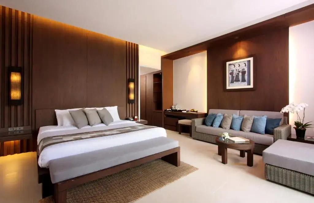 Double Junior Suite with balcony and with garden view (full double bed)