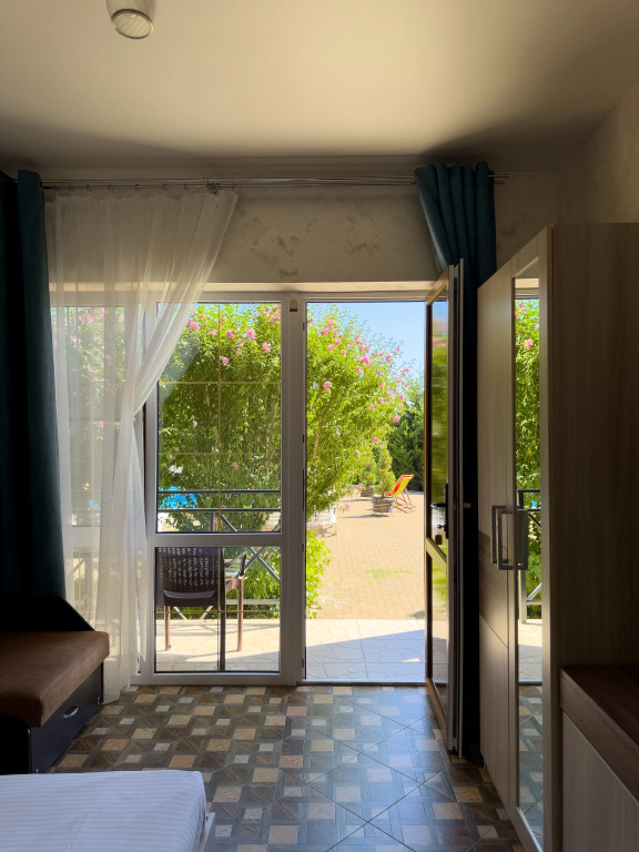 Трёхместный номер Стандарт с террасой (1 этаж) в Eco Life