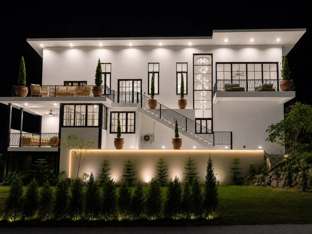 3 min walk to beach | Luxury 4BR Villa