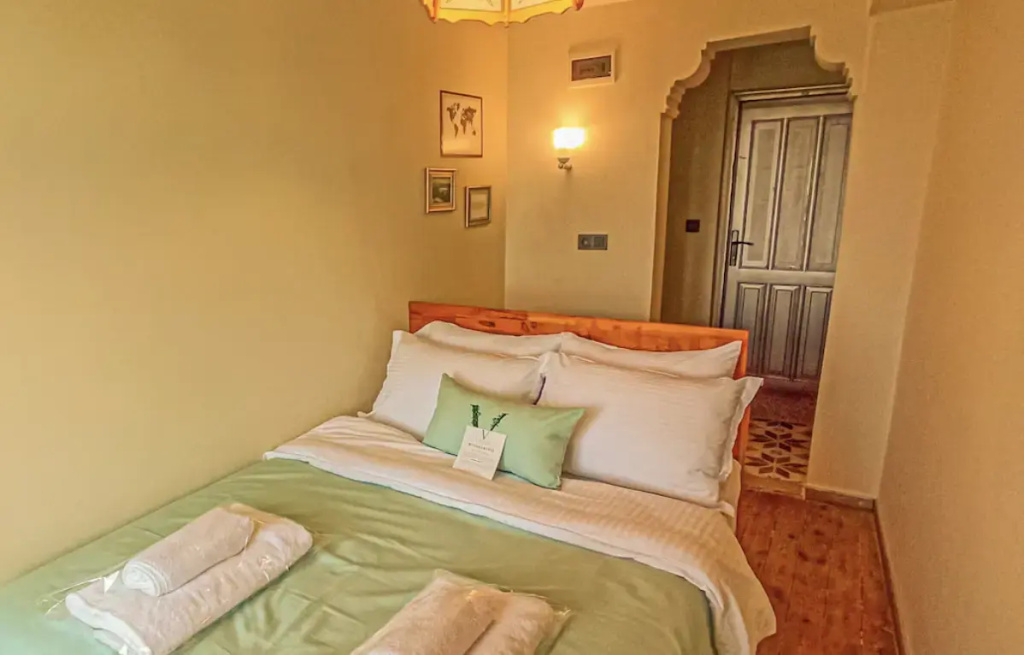 Standard Double room with balcony and with sea view (full double bed)