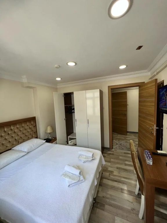 Eyfel Hotel