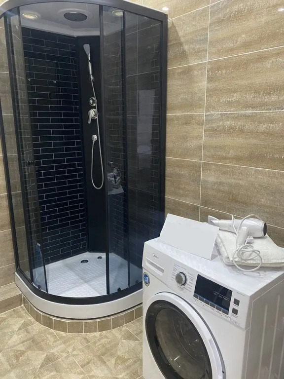 Квартира однокомнатная с видом из окна на озеро - фото 10